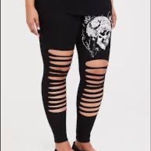 Torrid skull slash leggings 2X